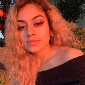 Meet your Posher, Noelia